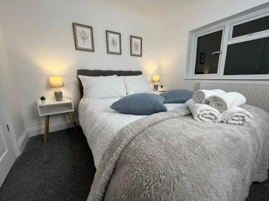 Апартаменты Modern & Stylish Haven In Heart Of Лондон Экстерьер фото